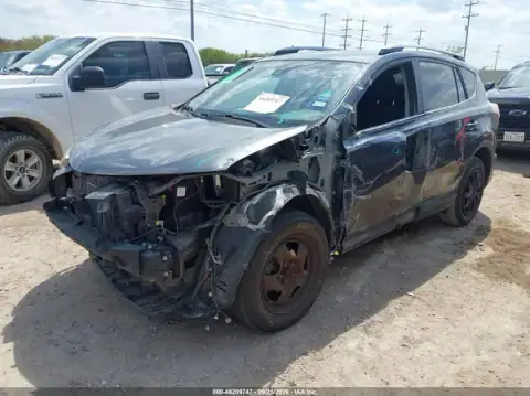 JTMZFREV7HD104147 — 2017 Toyota RAV4, ფოტო 2, IAAI, მარცხენა მხარე