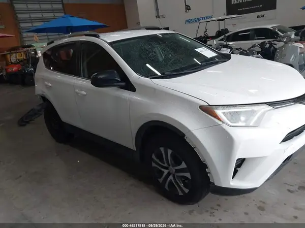 JTMZFREV2HJ719643 Toyota RAV4 2017 — Rear end damage, before-repair photo
