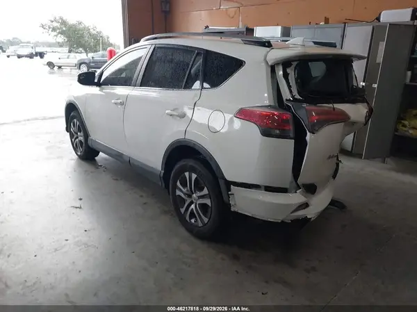 JTMZFREV2HJ719643 — 2017 Toyota RAV4, photo 3 from IAAI, Rear end