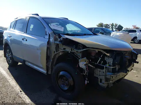 2T3BFREV7HW642965 — 2017 Toyota RAV4, Front end, before-repair photos