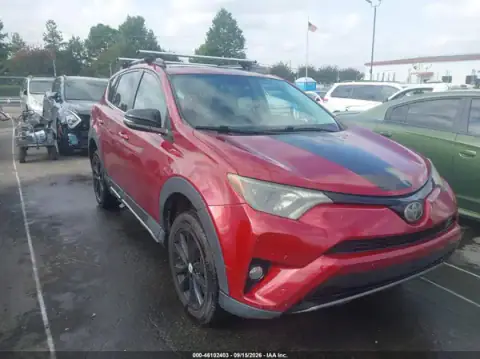 2T3RFREV6JW730328 — 2018 Toyota RAV4, Tył (Rear), zdjęć przed naprawą