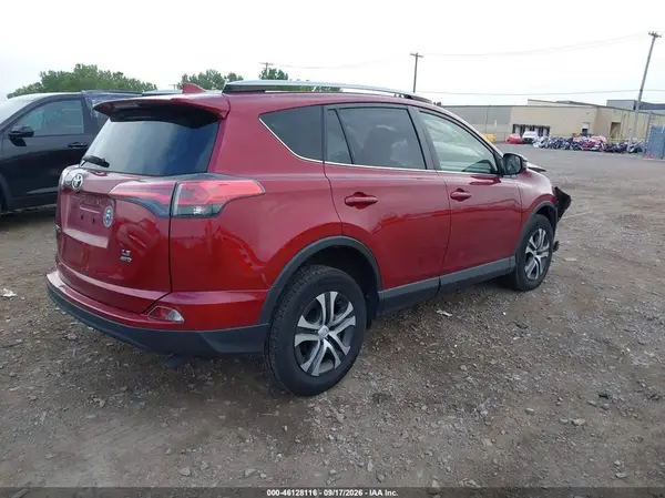 JTMBFREV2JD236336 — 2018 Toyota RAV4, фото 4 с аукциона IAAI 13.10.2026, Передняя часть