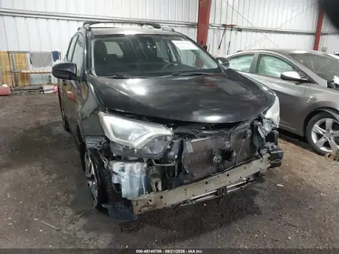 2T3ZFREV9JW492779 — 2018 Toyota RAV4, ПЕРЕДНЯЯ ЧАСТЬ (Front End), фото до ремонта
