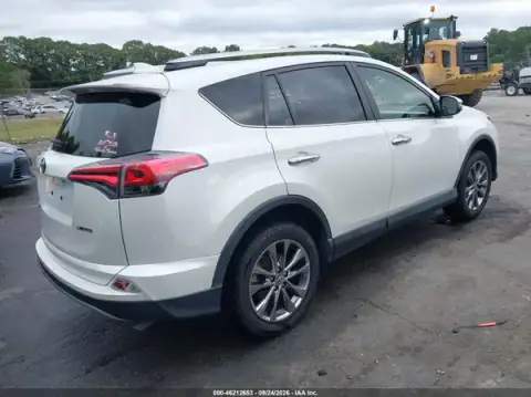 JTMYFREV2JJ155722 — 2018 Toyota RAV4, ფოტო 4, IAAI, მარცხენა მხარე