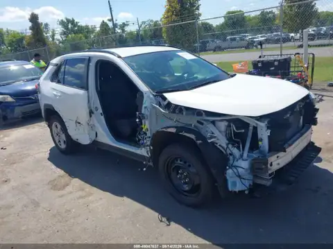 2T3P1RFV2MC210296 — 2021 Toyota RAV4, ПЕРЕДНЯЯ ЧАСТЬ (Front End), фото до ремонта