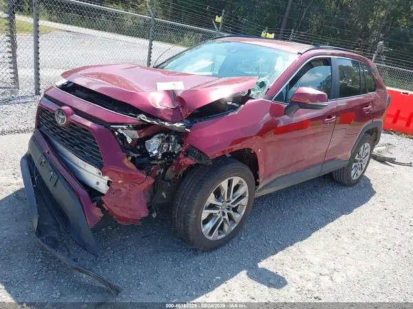 2T3C1RFV7MW170715 — 2021 Toyota RAV4, photo 2 from IAAI, Front end