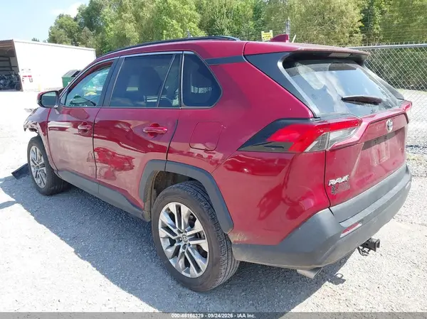 2T3C1RFV7MW170715 — 2021 Toyota RAV4, photo 3 from IAAI, Front end