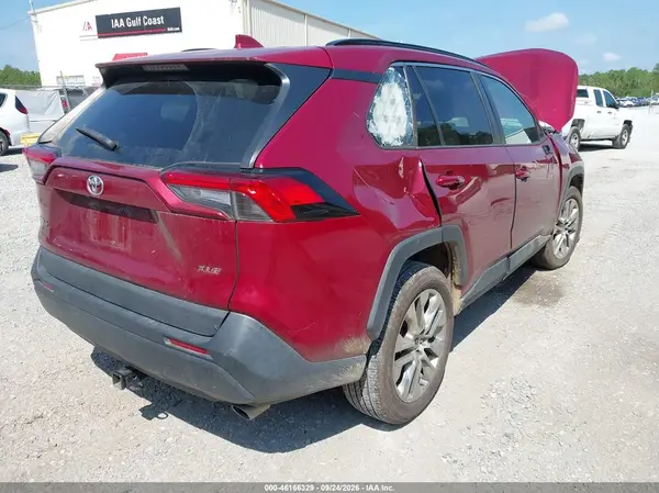 2T3C1RFV7MW170715 — 2021 Toyota RAV4, photo 4 from IAAI, Front end