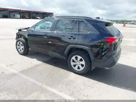 2T3F1RFVXMC211322 — 2021 Toyota RAV4, ფოტო 3, IAAI, წინა ნაწილი