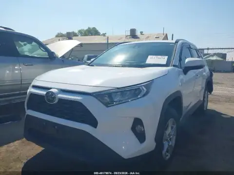 2T3W1RFVXMC162199 — 2021 Toyota RAV4, foto 2 de IAAI, Trasera izquierda