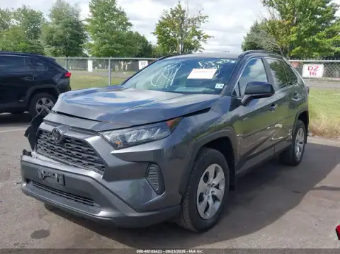 2T3F1RFV8MC200044 — 2021 Toyota RAV4, ფოტო 2, IAAI, წინა მარჯვენა ნაწილი