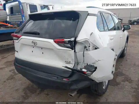2T3P1RFV9MW217633 — 2021 Toyota RAV4, foto 5 de IAAI, Parte trasera