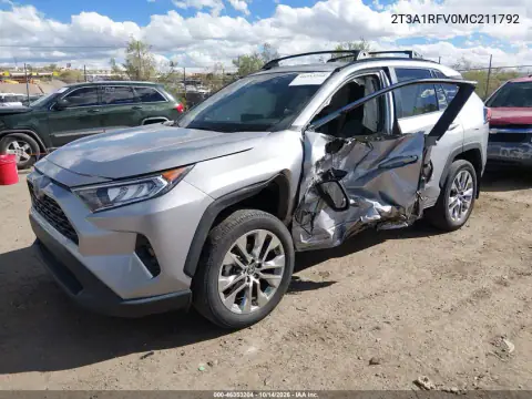 2T3A1RFV0MC211792 — 2021 Toyota RAV4, zdjęcie 3 z IAAI, Lewy bok