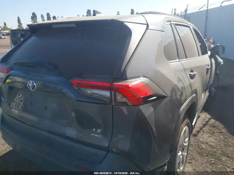 2T3F1RFVXMC236382 — 2021 Toyota RAV4, ფოტო 4, IAAI, ძრავის ხანძარი