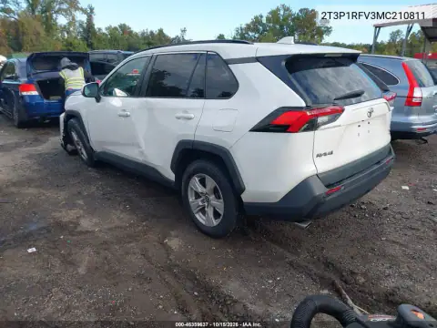2T3P1RFV3MC210811 — 2021 Toyota RAV4, zdjęcie 4 z IAAI, Dachowanie
