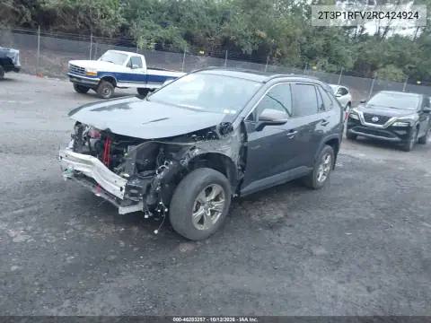 2T3P1RFV2RC424924 — 2024 Toyota RAV4, photo 3 from IAAI, Front end