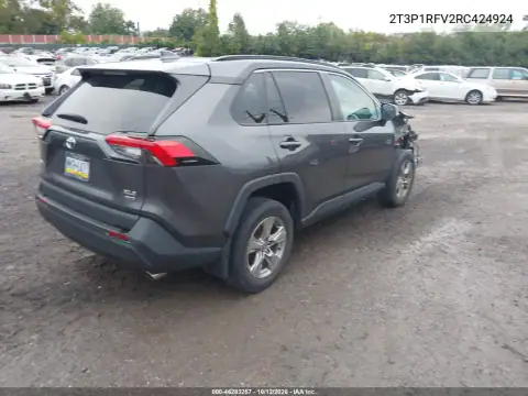 2T3P1RFV2RC424924 — 2024 Toyota RAV4, Parte delantera, fotos antes de reparar