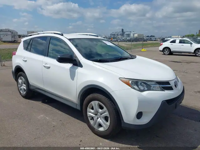 JTMBFREV5FD111497 — 2015 Toyota RAV4 LE, задняя часть слева (Left Rear), фото до ремонта