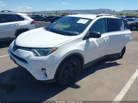 JTMZFREVXHJ715212 — 2017 Toyota RAV4 LE, фото 2 з IAAI 20.10.2026, Задня частина зліва