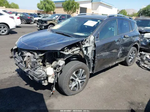 2017 Toyota RAV4 LE VIN JTMZFREV5HJ102253 фото 2