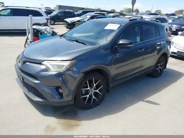 JTMJFREV0GD187979 — 2016 Toyota RAV4 SE, фото 2 с аукциона IAAI 14.10.2026, Передняя часть слева