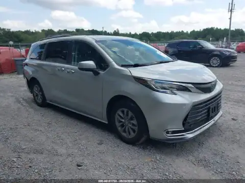 5TDJRKEC2MS066478 — 2021 Toyota Sienna, Передняя და задняя части (Front & Rear), ფოტოები შეკეთებამდე