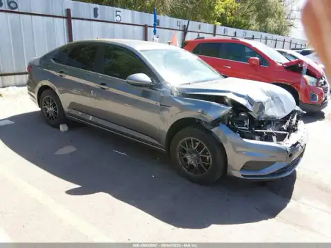 3VWN57BU4MM102725 — 2021 Volkswagen Jetta, Przód (Front End), zdjęć przed naprawą