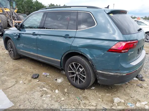 3VV2B7AX7MM050633 — 2021 Volkswagen Tiguan, photo 3 from IAAI 12.10.2026, Rear end