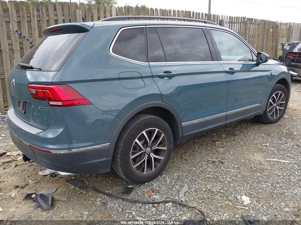 3VV2B7AX7MM050633 — 2021 Volkswagen Tiguan, photo 4 from IAAI 12.10.2026, Rear end