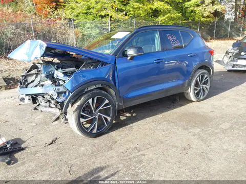 YV4162UM9M2616573 — 2021 Volvo XC40, photo 2 from IAAI 19.10.2026, Normal wear
