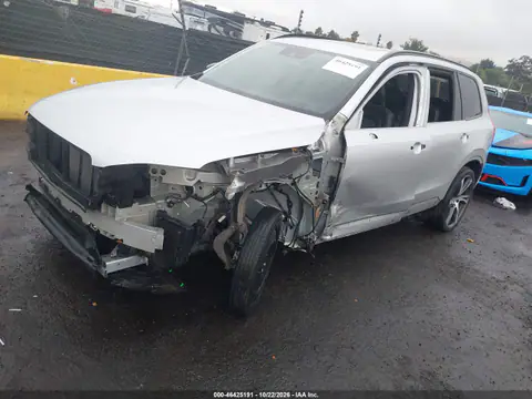 YV4A22PM3M1742084 — 2021 Volvo XC90, photo 3 from IAAI, Not reported
