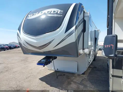 2021 Winnebago Other VIN 573FS4425MAA05858 фото 2