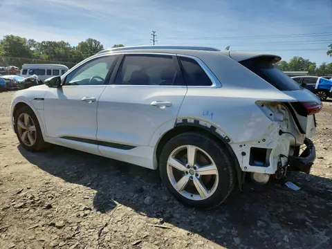 WA1LABGE6KB011996 — 2019 Audi E-Tron, ფოტო 2, Аукцион 16.10.2026, უკანა ნაწილი