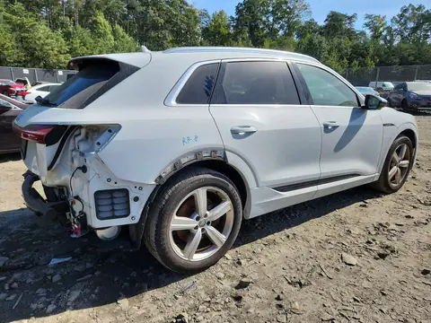 WA1LABGE6KB011996 — 2019 Audi E-Tron, ფოტო 3, Аукцион 16.10.2026, უკანა ნაწილი