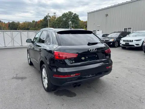WA1ECCFS2HR013714 — 2017 Audi Q3, ფოტო 2, Аукцион 21.10.2026, მცირე ჩაღრმავებები და ნაკაწრები
