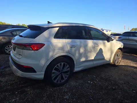 WA1GUAFZ9RP041305 — 2024 Audi Q4 E-Tron, photo 3 from Аукцион 22.10.2026, Front end