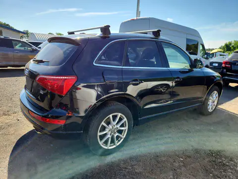 WA1CKAFP3AA077792 — 2010 Audi Q5, foto 3 de Аукцион 22.10.2026, Pequeñas abolladuras y arañazos