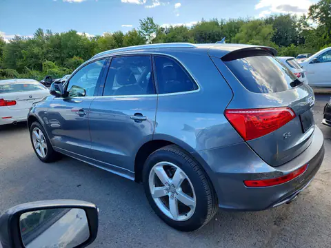 WA1DKAFP9CA014087 — 2012 Audi Q5, foto 2 de Аукцион 22.10.2026, Pequeñas abolladuras y arañazos