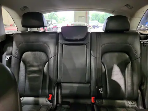 WA1D7AFP3HA044730 — 2017 Audi Q5, foto 10 de Аукцион 22.10.2026, Pequeñas abolladuras y arañazos
