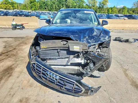 WA1AAAFY0M2054696 — 2021 Audi Q5, zdjęcie 5 z Аукцион 27.10.2026, Przód