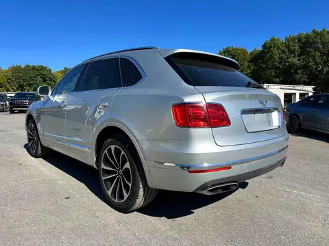 SJAAC2ZV0HC016071 — 2017 Bentley Bentayga, photo 2 from Аукцион 21.10.2026, Minor dents and scratches