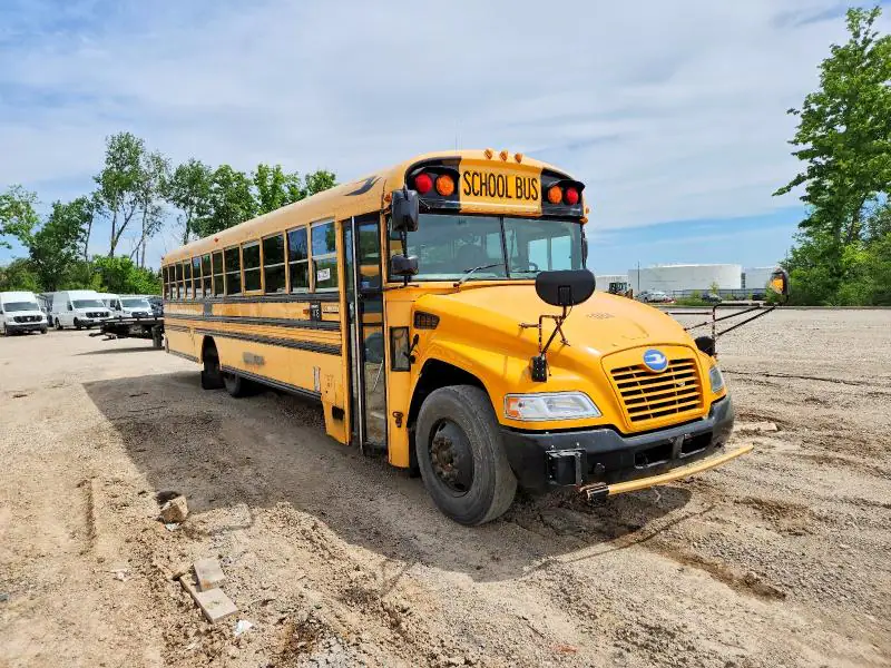 1BAKGCPA0CF287372 Blub School BUS 2012 — დაზიანება ბუნებრივი ცვეთა, ფოტო შეკეთებამდე