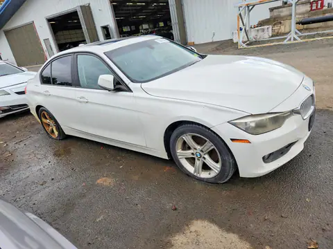 WBA3C3C55DF979561 — 2013 BMW 320, ფოტო 4, Аукцион 22.10.2026, მცირე ჩაღრმავებები და ნაკაწრები
