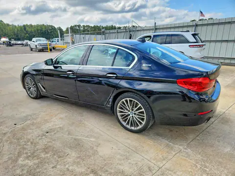 WBAJA9C59JB250921 — 2018 BMW 530E, ფოტო 2, Аукцион 30.10.2026, მცირე ჩაღრმავებები და ნაკაწრები