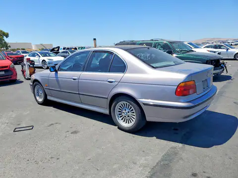 WBADE6321WBW58617 — 1998 BMW 540, фото 2 с аукциона Аукцион 05.10.2026, Мелкие вмятины и царапины