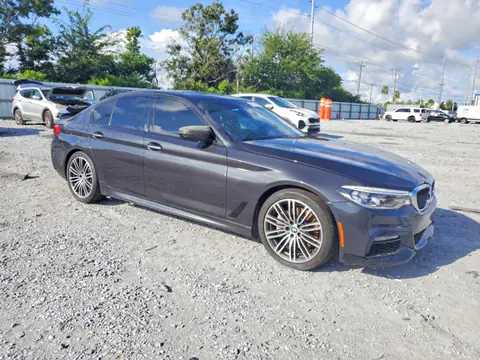 WBAJE7C5XJWC54562 — 2018 BMW 540, фото 4 з Аукцион 23.10.2026, Незначні вм’ятини й подряпини