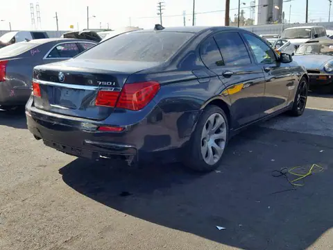WBAKA8C58CDS99761 — 2012 BMW 750 I, zdjęcie 4 z Аукцион 06.10.2026, Przód