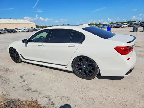 WBA7F2C56GG418982 — 2016 BMW 750, foto 2 de Аукцион 20.10.2026, Desgaste normal
