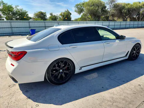 WBA7F2C56GG418982 — 2016 BMW 750, foto 3 de Аукцион 20.10.2026, Desgaste normal
