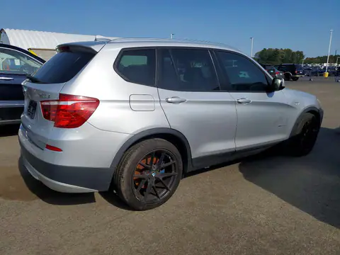 5UXWX5C59BL701923 — 2011 BMW X3, photo 3 from Аукцион 22.10.2026, Minor dents and scratches